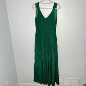 Line & dot green open back maxi dress size large